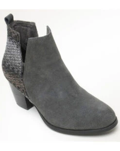 Minnetonka Women's Mari Suede Booties - Round Toe 11 Minnetonka Women's Mari Suede Booties - Round Toe -Country Clothing Store 2000252070 022 P1