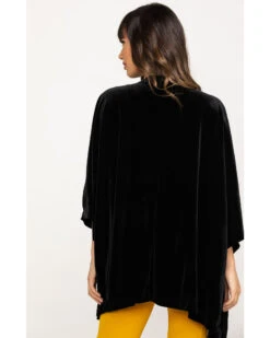 White Label By Panhandle Women's Embroidered Velvet Kimono -Country Clothing Store 2000290050 001 P2