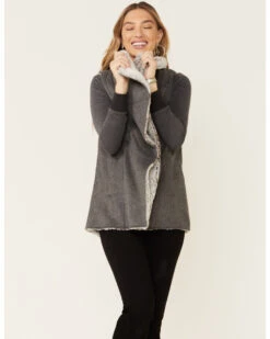 Outback Trading Co. Women's Carmella Vest 11 Outback Trading Co. Women's Carmella Vest -Country Clothing Store 2000336966 001 P5