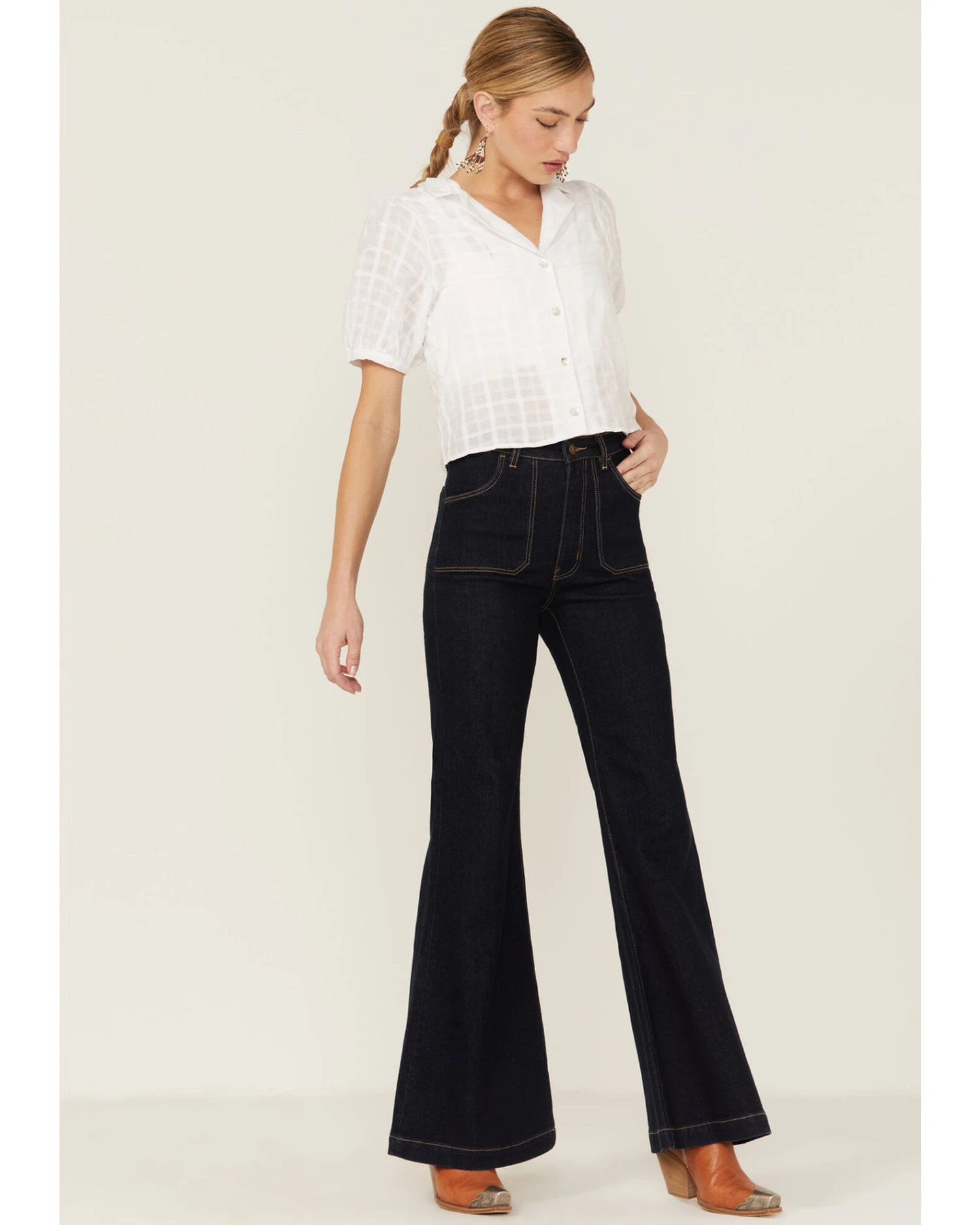 Rolla's Women's Eastcoast Dark Wash High Rise Flare Jeans 5 Rolla's Women's Eastcoast Dark Wash High Rise Flare Jeans - Image 3