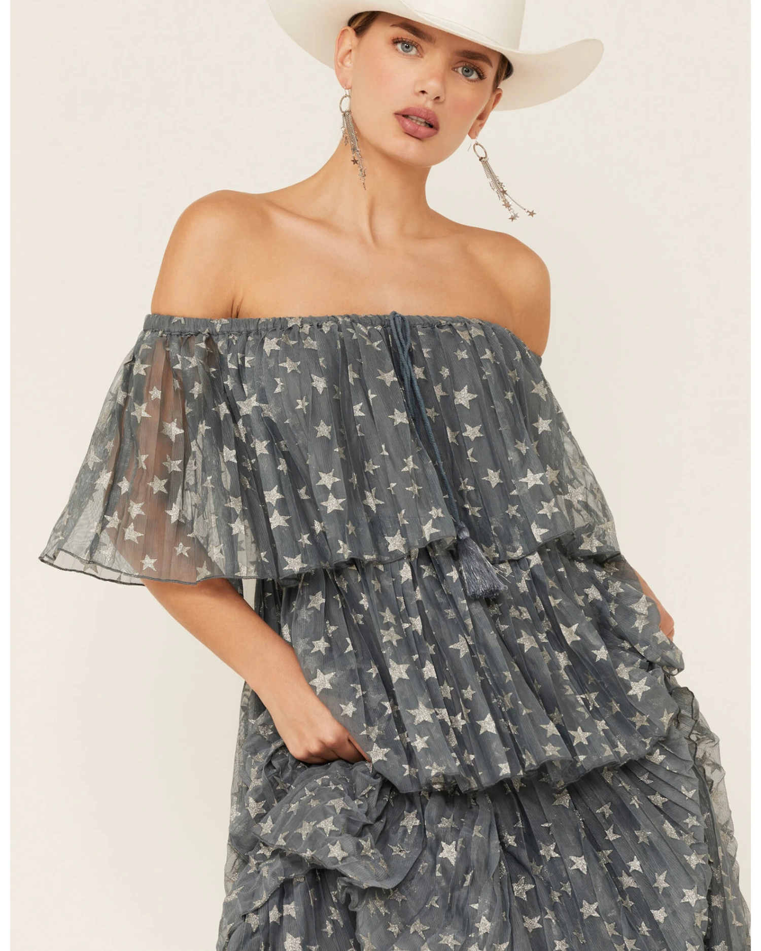 Z&L Women's Off-the-Shoulder Star Print Tiered Dress 5 Z&L Women's Off-the-Shoulder Star Print Tiered Dress - Image 3