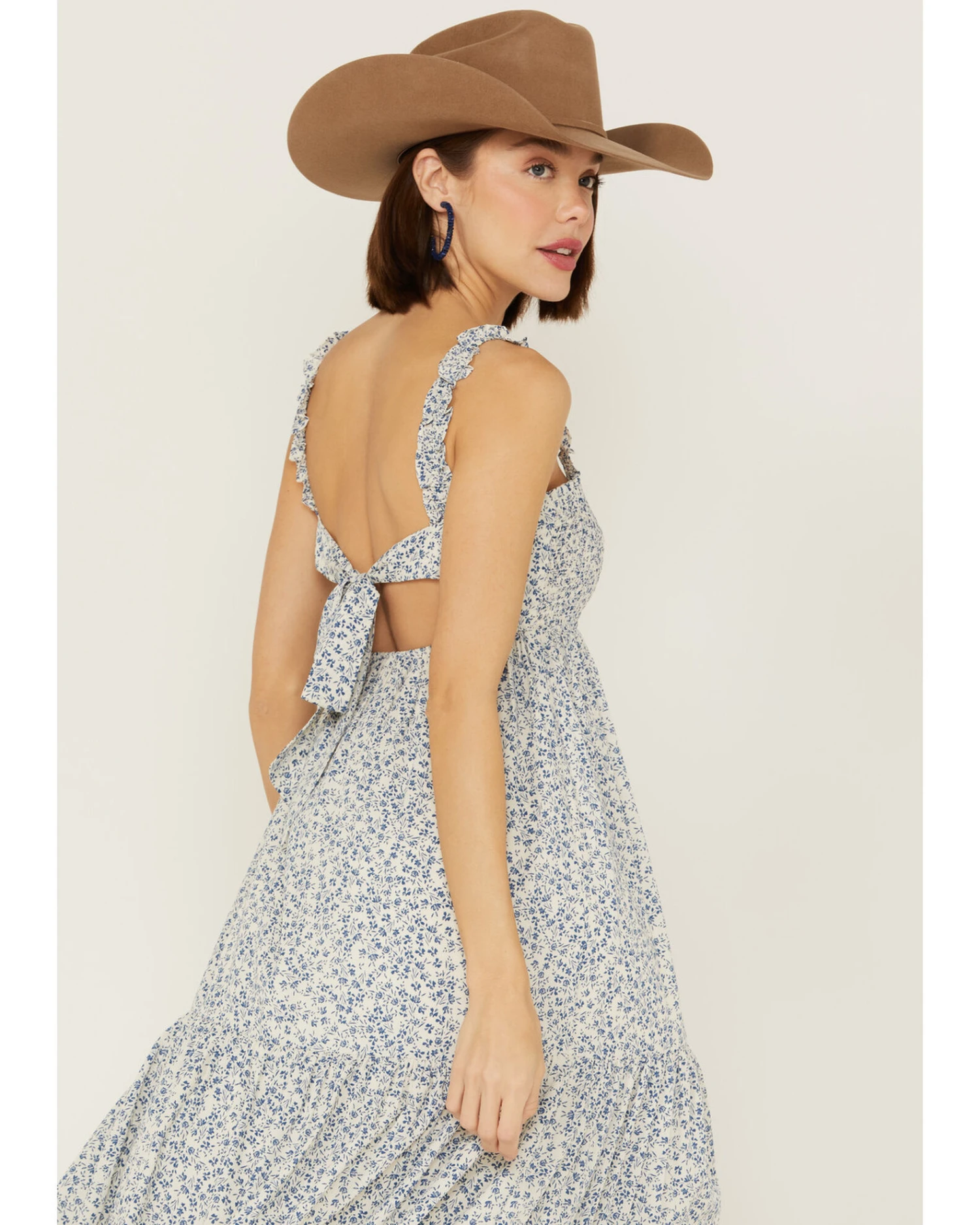 Lush Women's Blue Floral Smocked Midi Dress 5 Lush Women's Blue Floral Smocked Midi Dress - Image 3