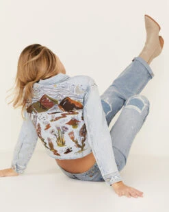 Cleo + Wolf Women's Light Wash Stretch Desert Scene Embroidered Cropped Denim Jacket -Country Clothing Store 2000373355 412 P4