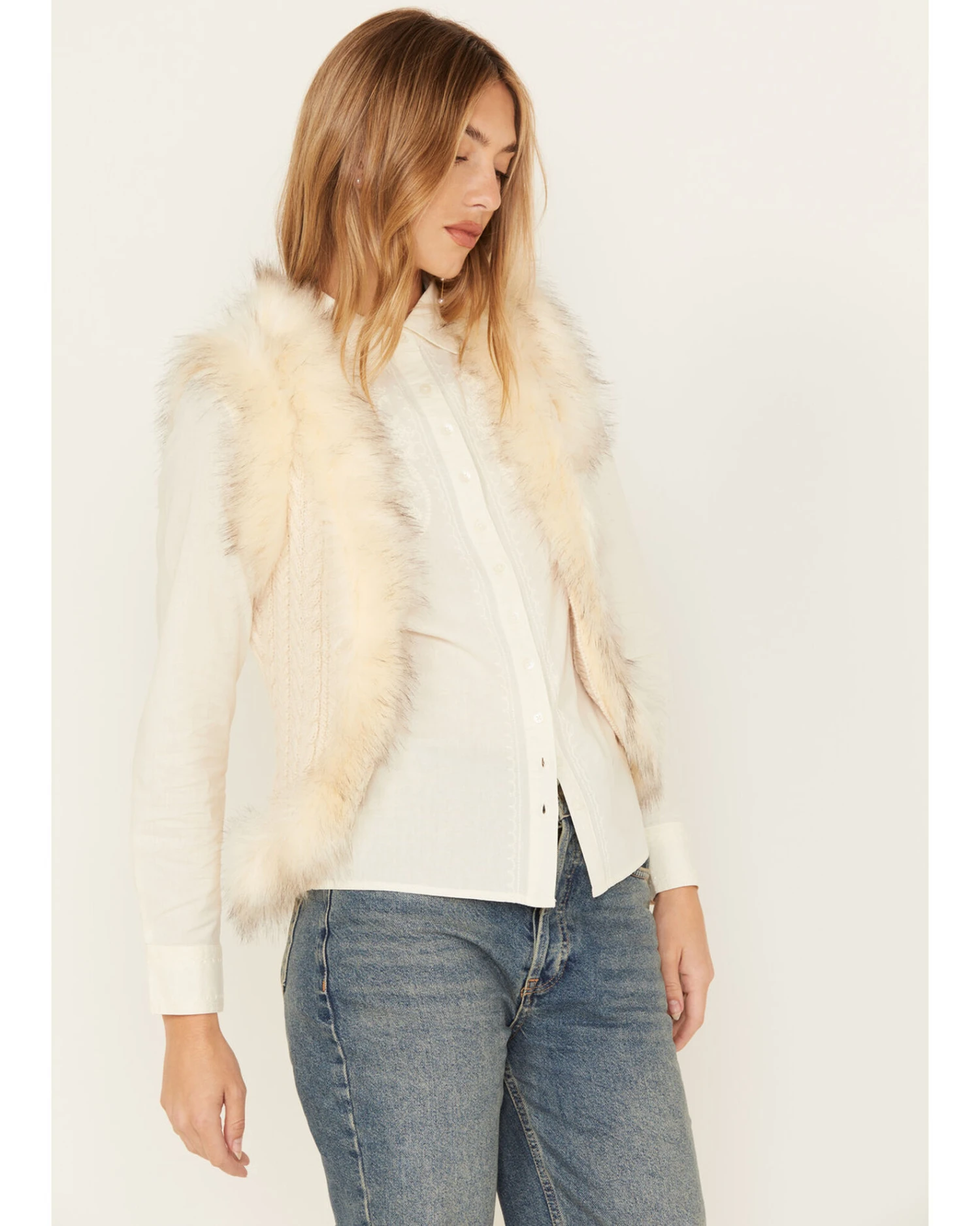 Shyanne Women's Fur Trim Knit Vest 6 Shyanne Women's Fur Trim Knit Vest - Image 4