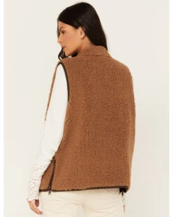 Cleo + Wolf Women's Reversible Sherpa Vest -Country Clothing Store 2000380766 251 P4