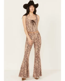 Shyanne Women's High Rise Snake Print Super Flare Jeans -Country Clothing Store 2000382919 251 P2