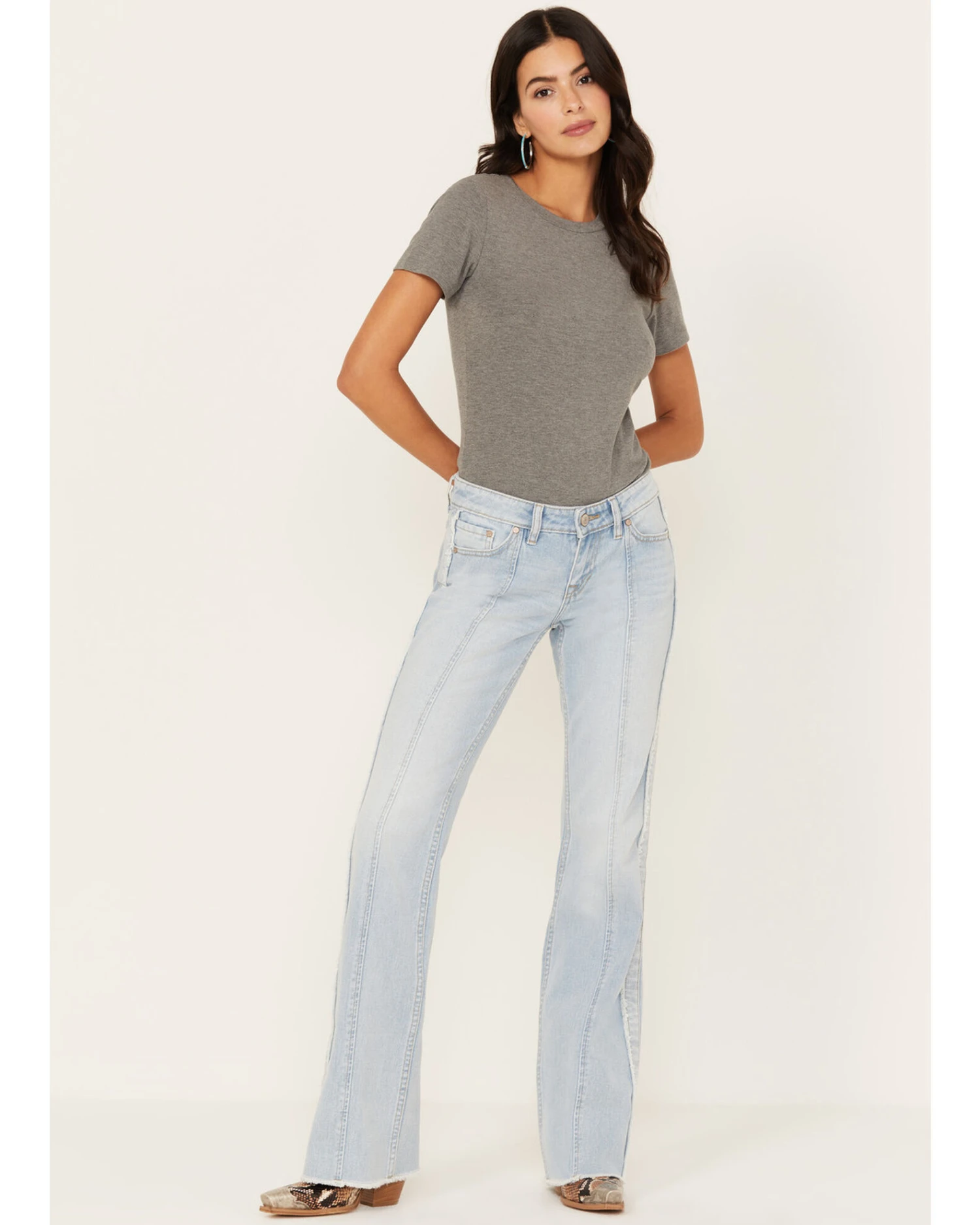 Shyanne Women's Light Wash Low Rise Seamed Bootcut Jeans 5 Shyanne Women's Light Wash Low Rise Seamed Bootcut Jeans - Image 3