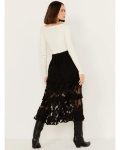 Shyanne Women's Diamond Embroidered Mesh Skirt -Country Clothing Store 2000386670 001 P4