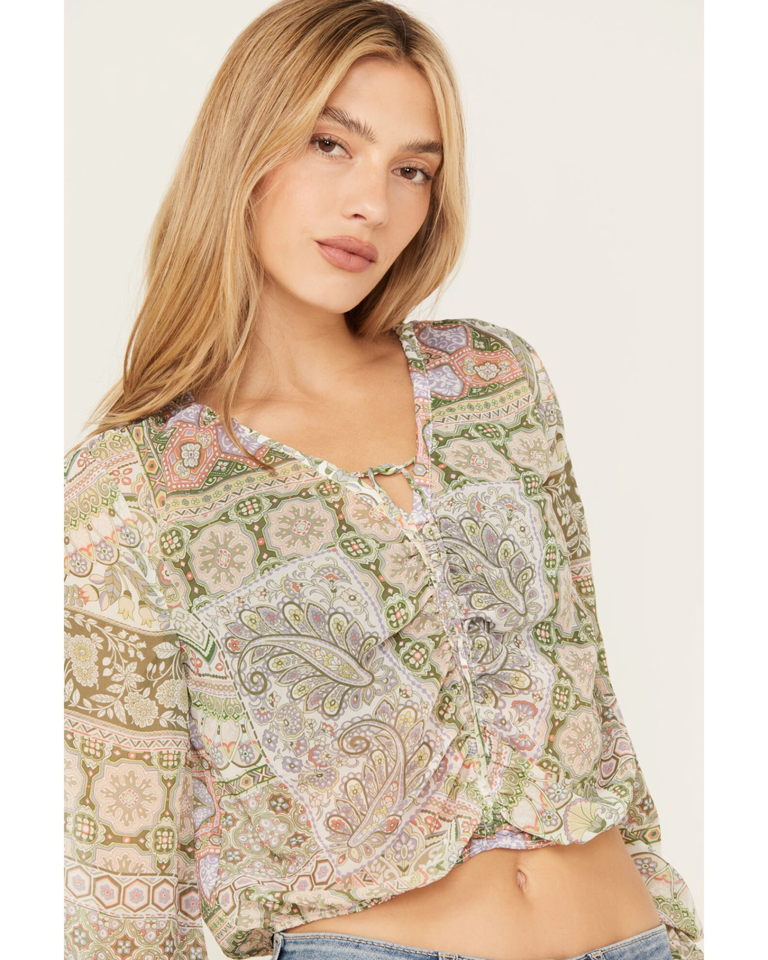 Shyanne Women's Long Sleeve Print Woven Tunic 4 Shyanne Women's Long Sleeve Print Woven Tunic - Image 2